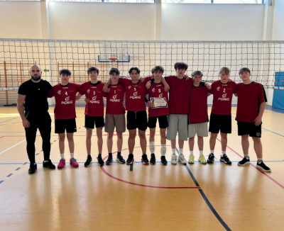 Wicemistrzowie powiatu w siatkówce! Brawo chłopaki z Trójki!